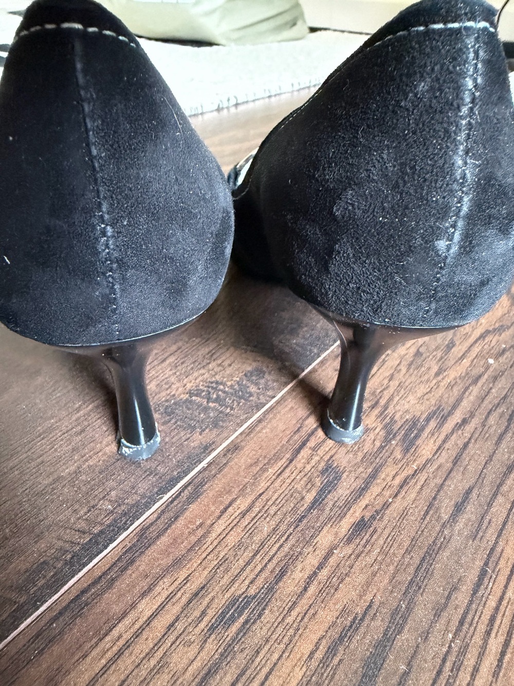 Vintage BCBG Black Suede Kitten Heel - Picture 2 of 4